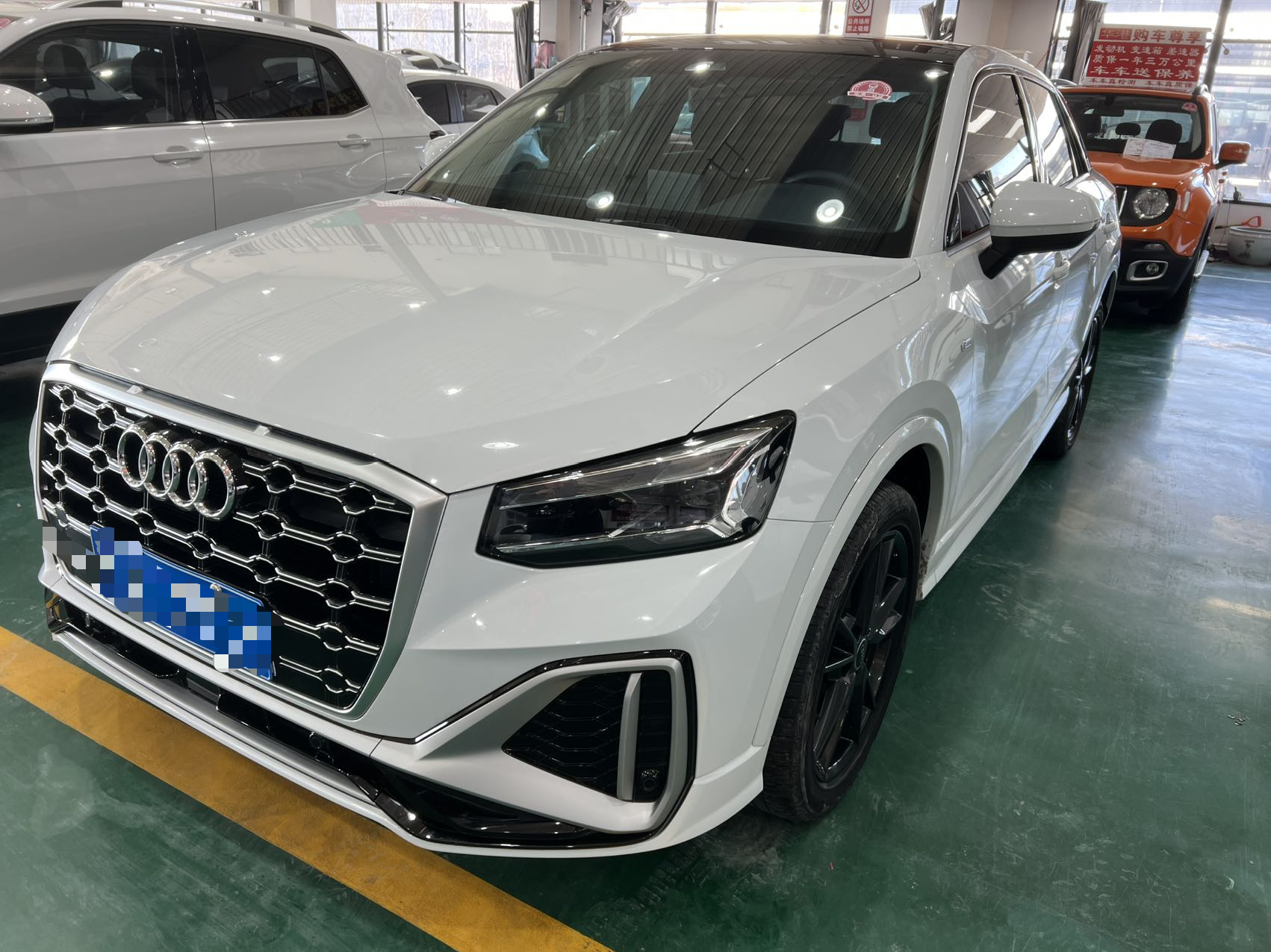 AUDI Audi Q2L
