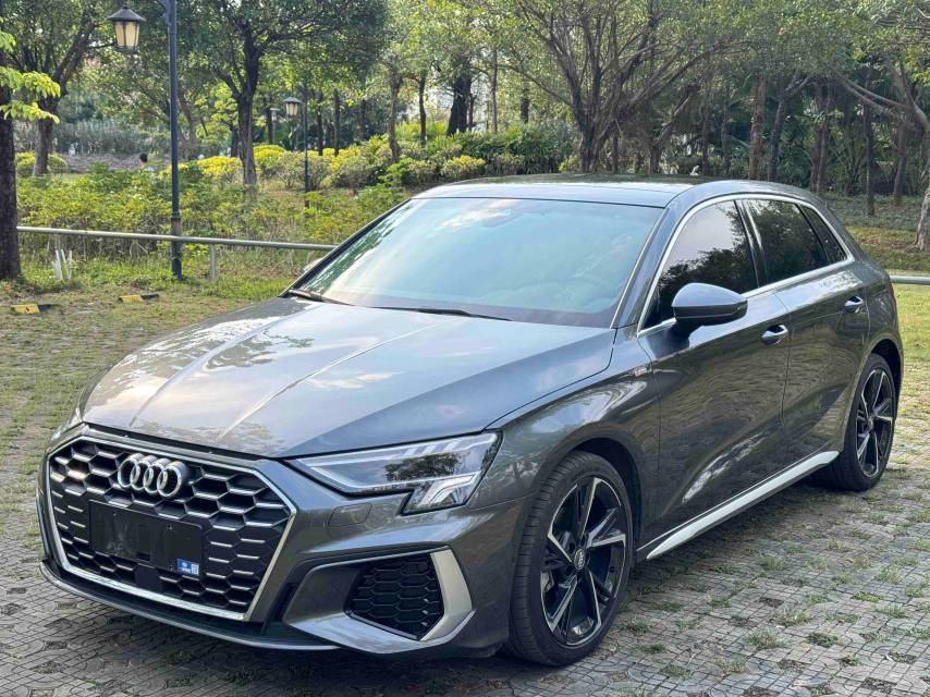 Audi A3 2022 Sportback 35 TFSI Fashion Sport (Shíshàng Yùndòng Xíng)