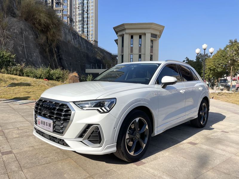 2022 Audi Q3 35 TFSI Fashion Sport (Shíshàng Yùndòng Xíng)