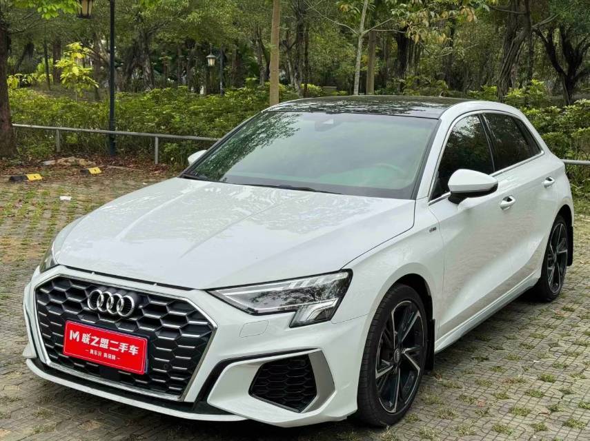 Audi A3 2022 Sportback 35 TFSI Fashion Sport (Shíshàng Yùndòng Xíng)