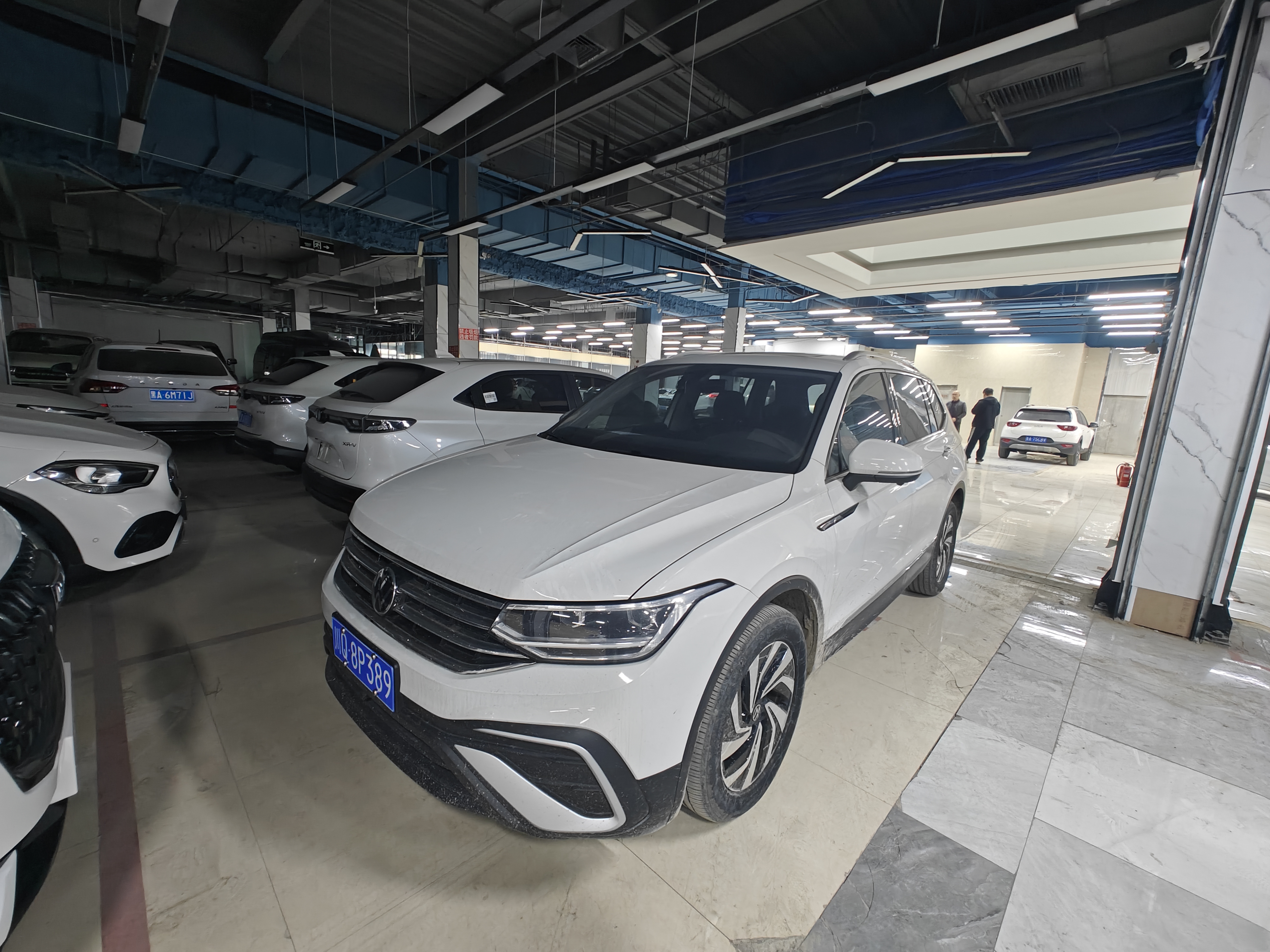 Volkswagen L 2023 280TSI