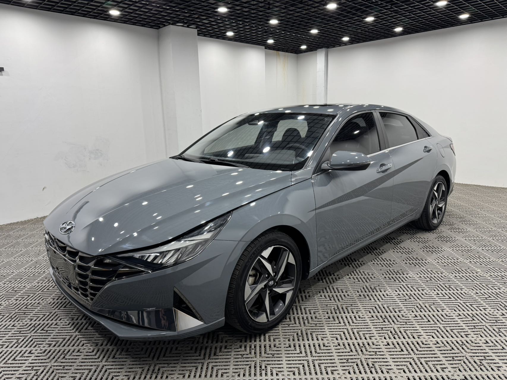 Hyundai Elantra 2021 1.5L CVT LUX Noble (Zūnguì Bǎn)