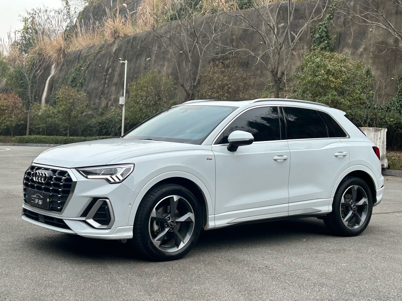 Audi Q3 2023 35 TFSI Fashion Dynamic (Shíshàng Dònggǎn Xíng) (1.4T)