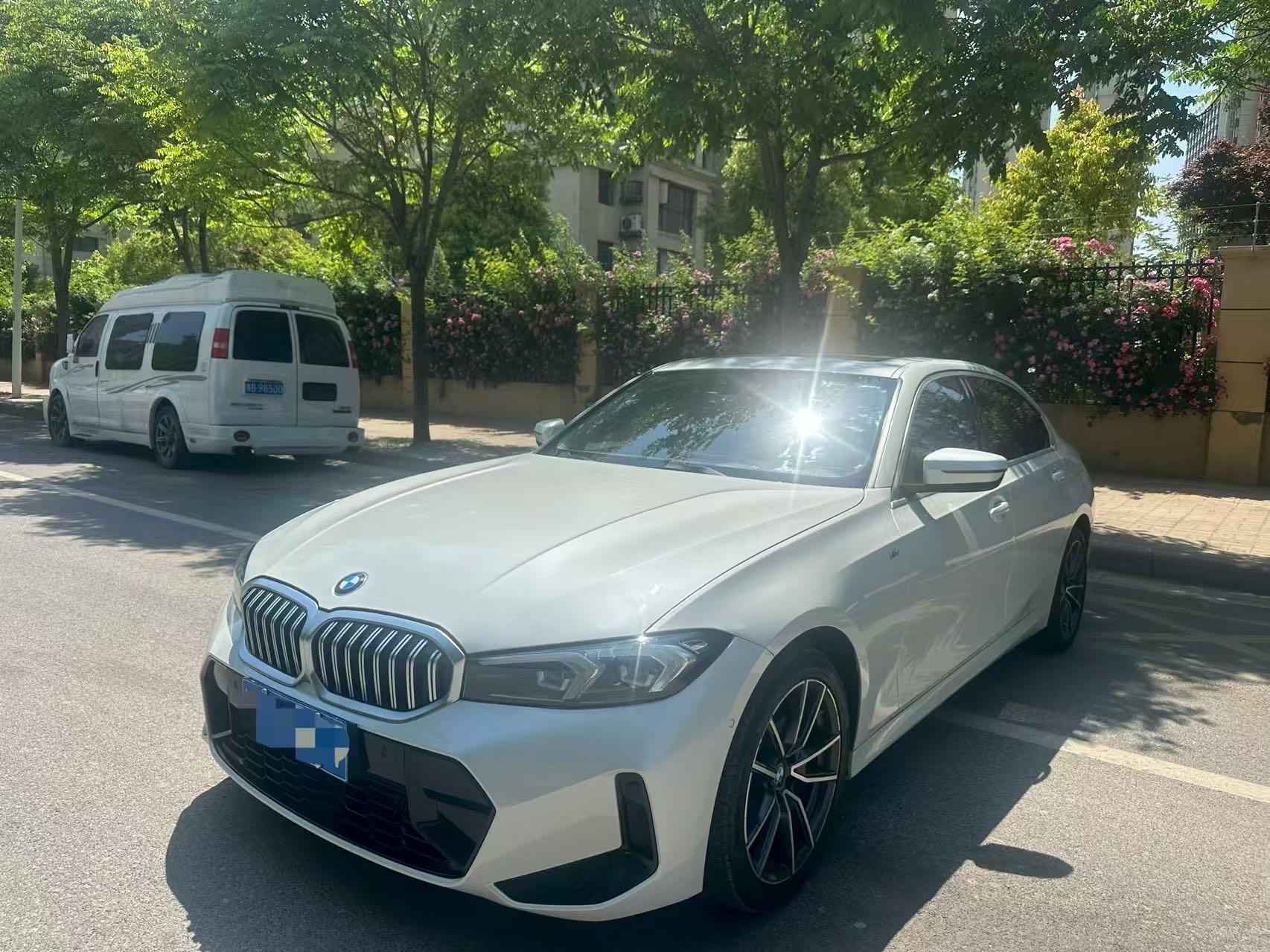 BMW 3 Series 2023 320Li M Sport Package (Bǎomǎ 3 Xì 2023 320Li M Yùndòng Tàozhuāng)