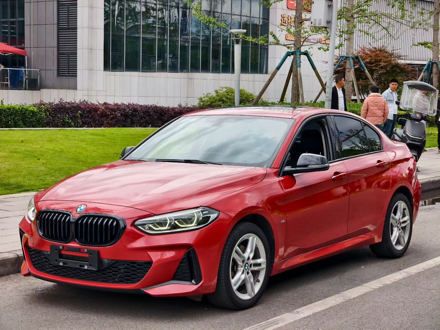 BMW 1 Series 2021 120i M Sport Night (Yùnyè Bǎn)