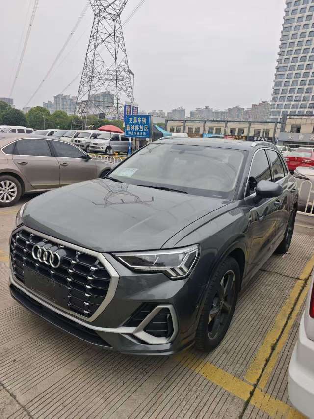 Audi Q3 2022 35 TFSI Fashion Sport (Shíshàng Dònggǎn Xíng)