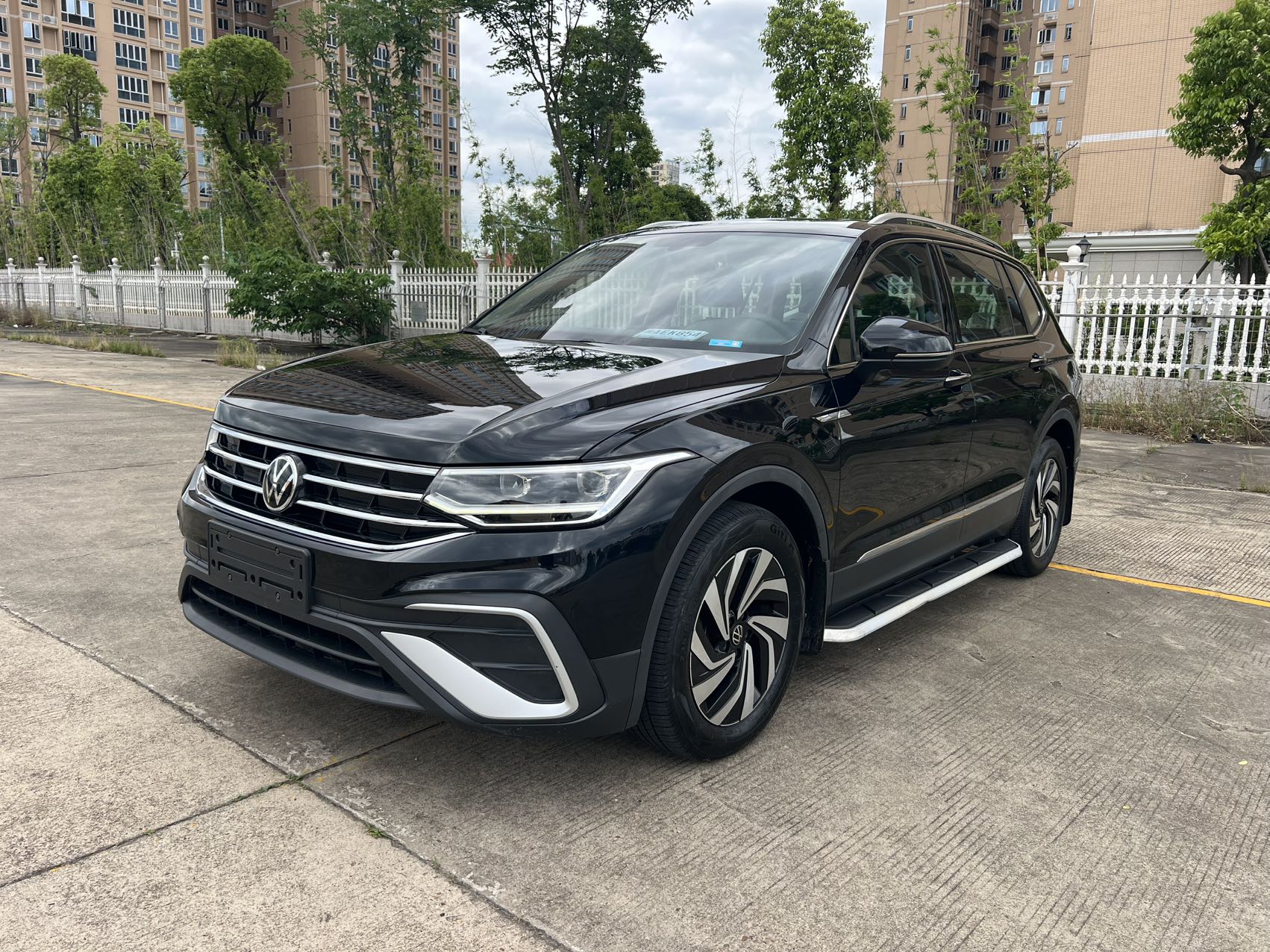 Volkswagen Tiguan L 2023 280TSI Automatic 2WD Trendy Limited (Cháochuàng Xiàndìng Bǎn)