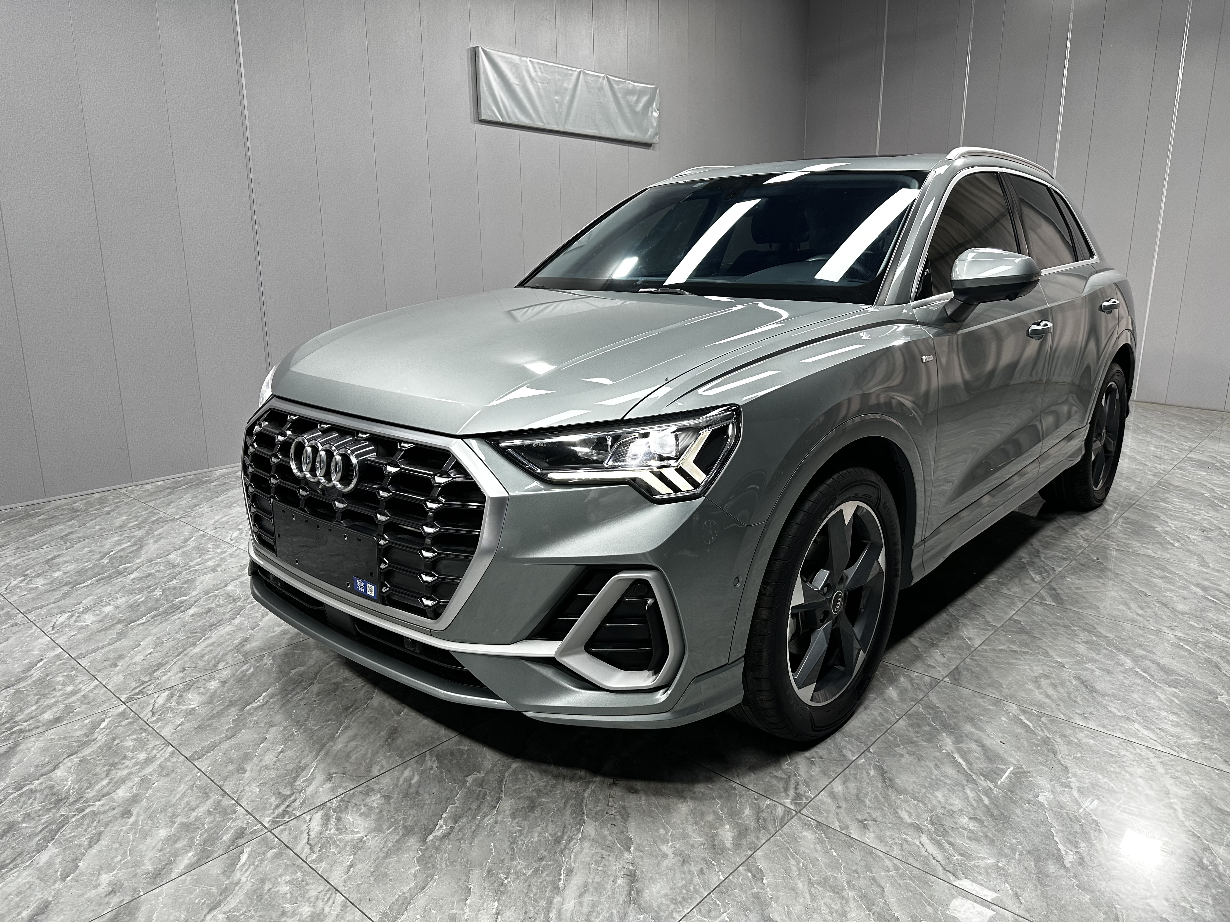Audi Q3 2023 35 TFSI Fashion Sport (Shíshàng Dònggǎn Xíng) (1.4T)
