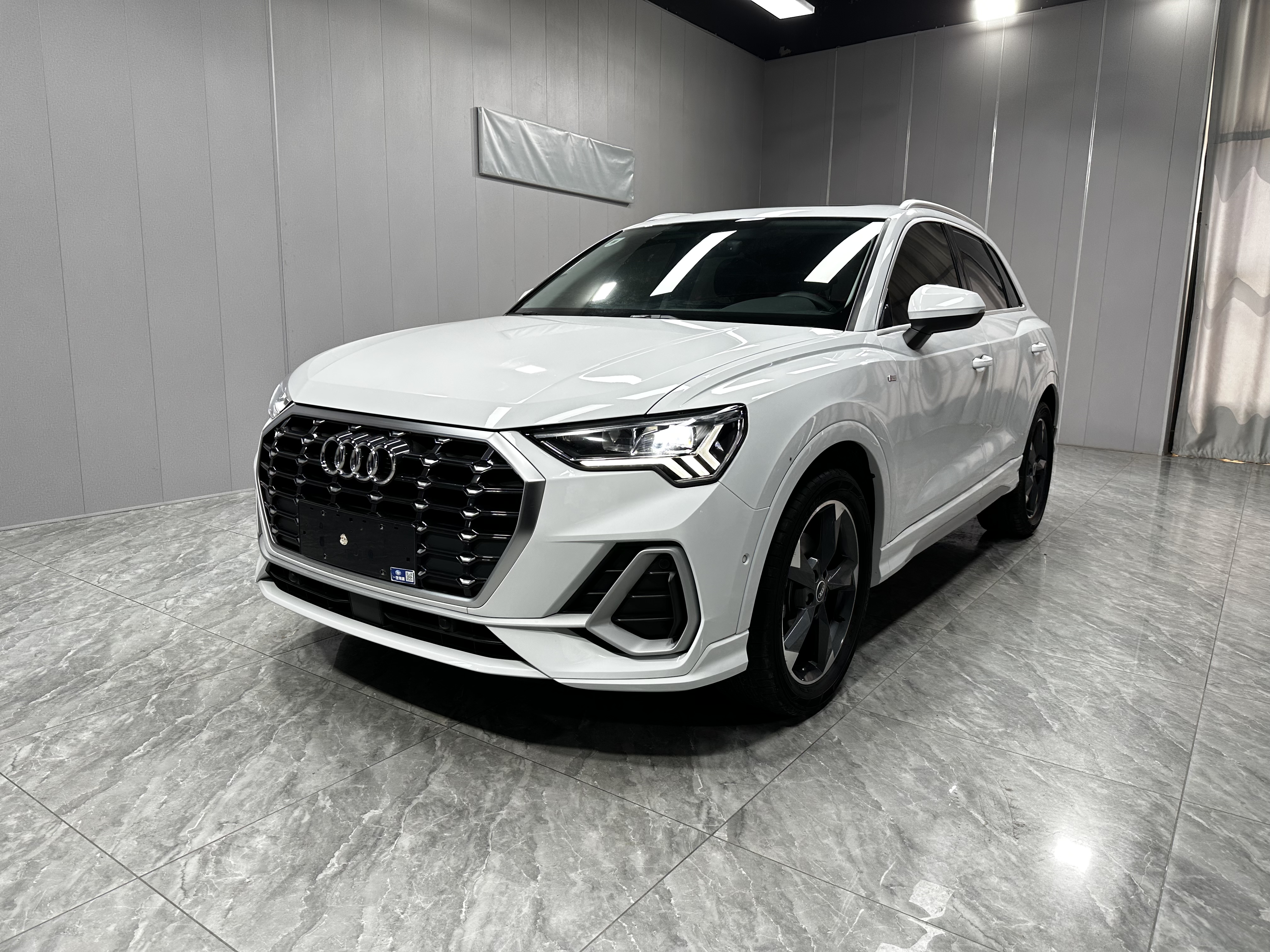 Audi Q3 2022 35 TFSI Fashion Sport (Shíshàng Dònggǎn Xíng)