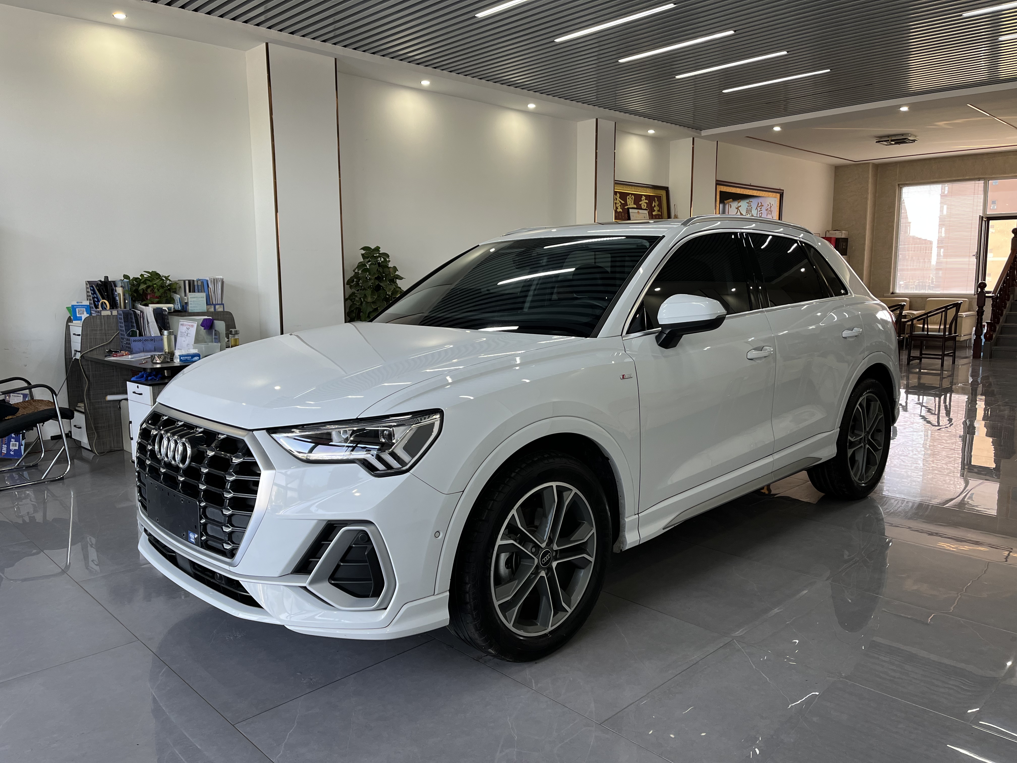 Audi Q3 2023 35 TFSI Fashion Sport (Shíshàng Dònggǎn Xíng) (1.4T)