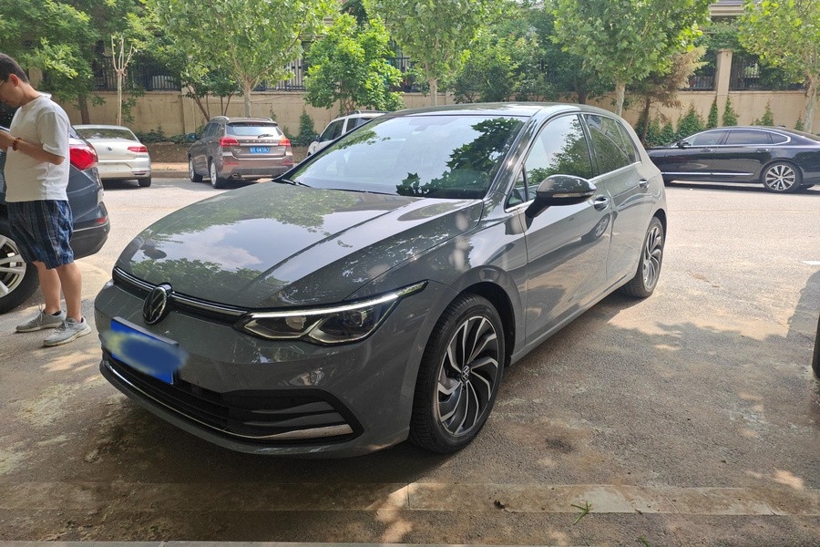 Volkswagen Golf 2023 200TSI DSG Pro