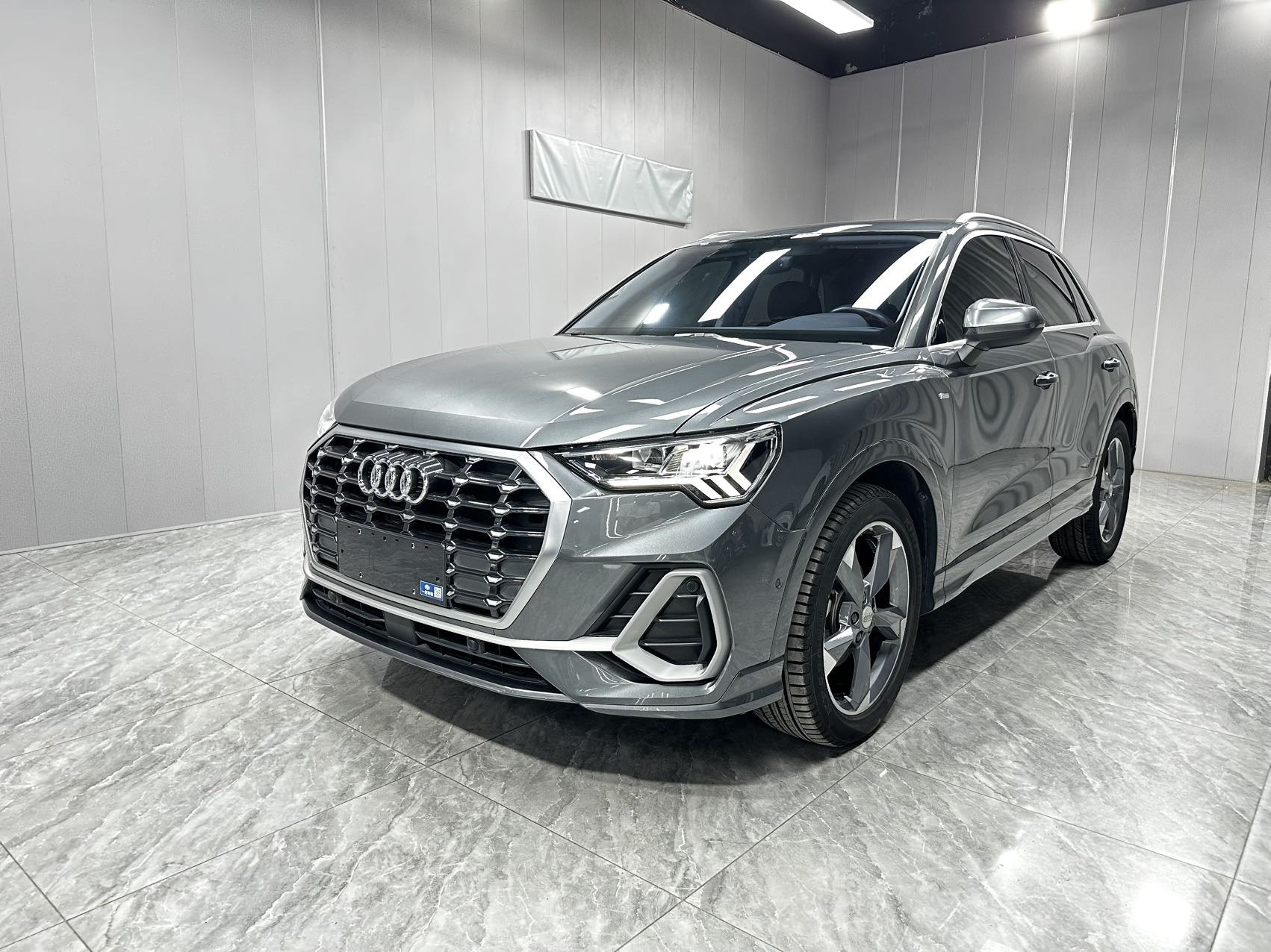 Audi Q3 2022 35 TFSI Fashion Sport (Shíshàng Dònggǎn Xíng)
