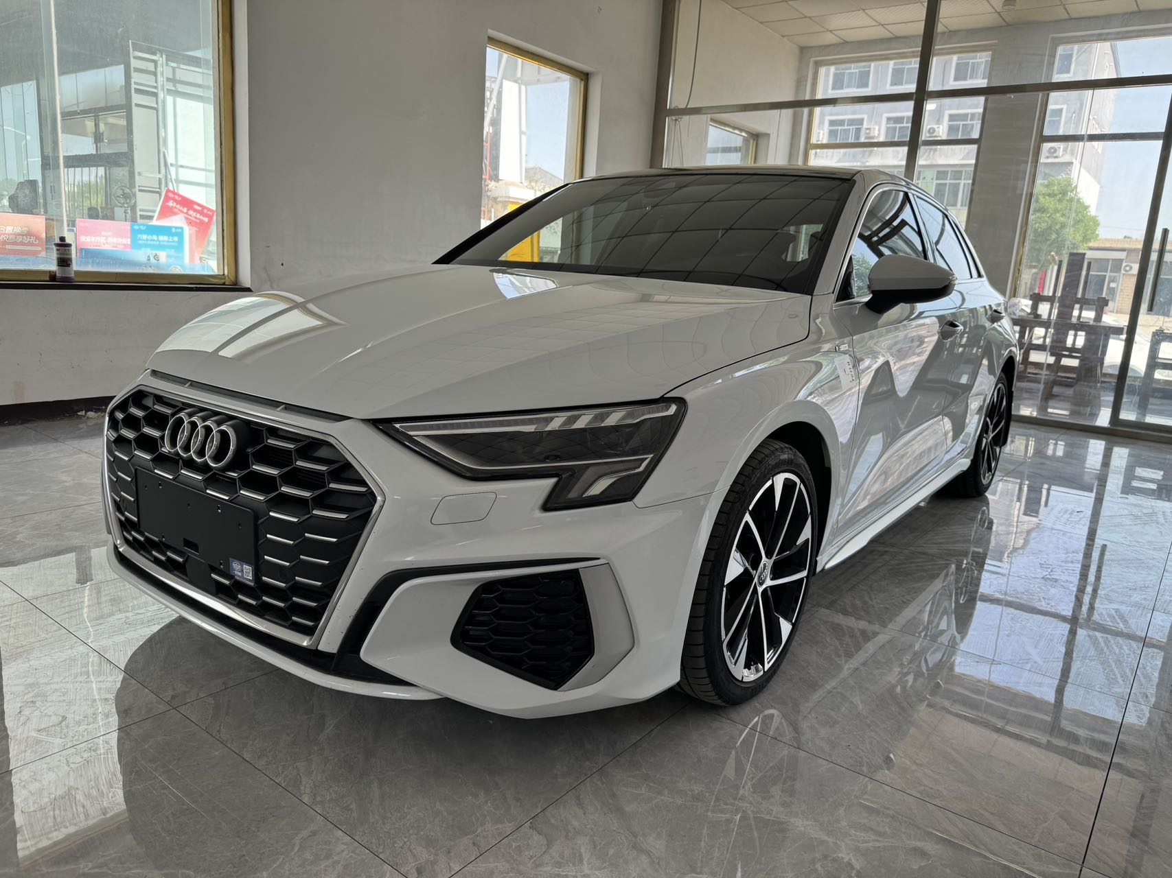 Audi A3 2023 Facelift Sportback 35 TFSI Fashion Sport (Shíshàng Yùndòng Xíng)