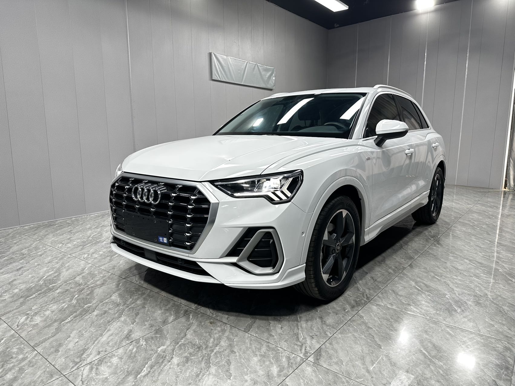 Audi Q3 2022 35 TFSI Fashion Sport (Shíshàng Dònggǎn Xíng)