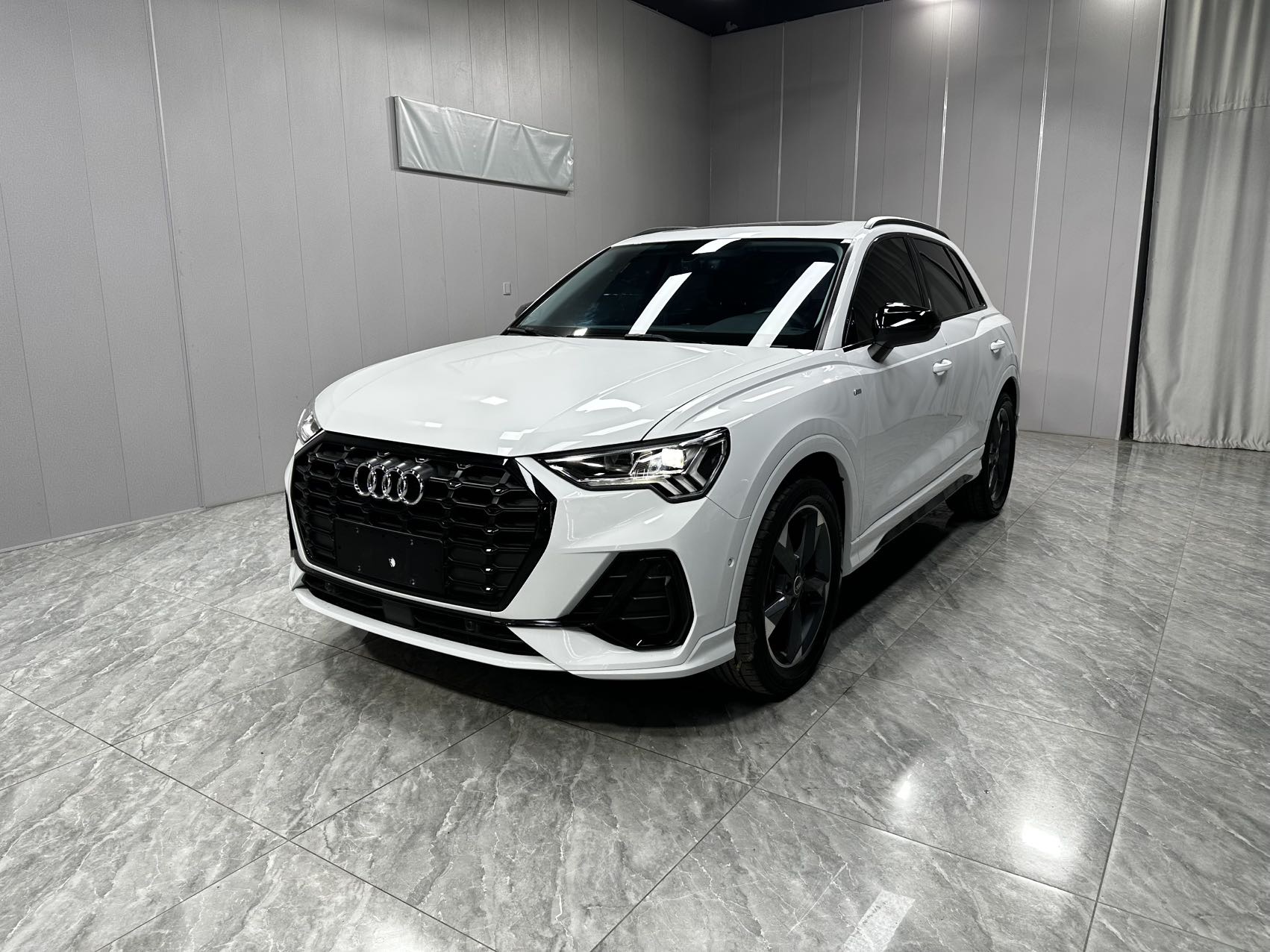 Audi Q3 2022 35 TFSI Fashion Sport (Shíshàng Dònggǎn Xíng)