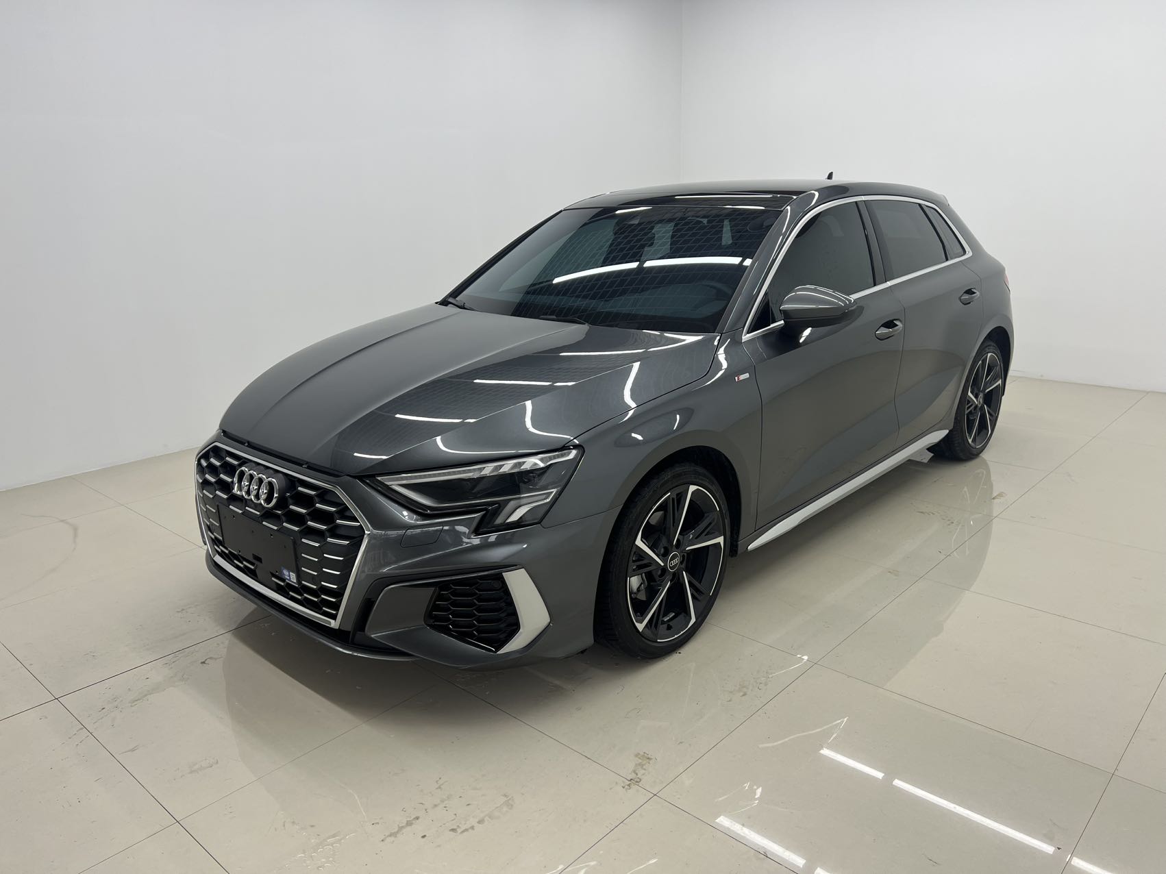 Audi A3 2023 Sportback 35 TFSI Fashion Sport (Shíshàng Yùndòng Xíng)
