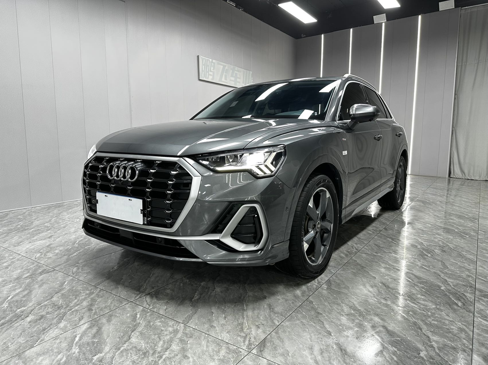 Audi Q3 2022 35 TFSI Fashion Sport (Shíshàng Dònggǎn Xíng)