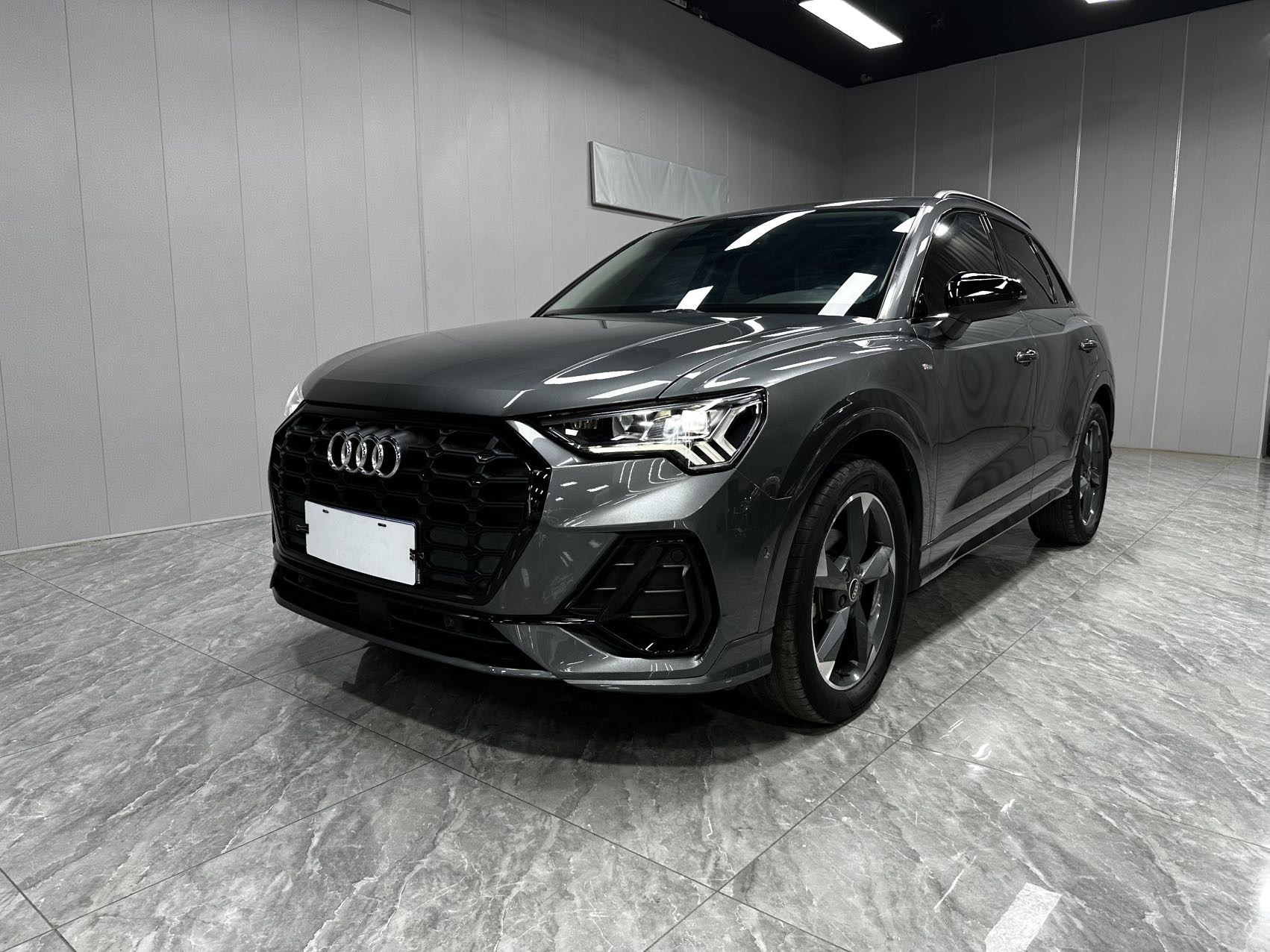 Audi Q3 2022 35 TFSI Fashion Sport (Shíshàng Dònggǎn Xíng)
