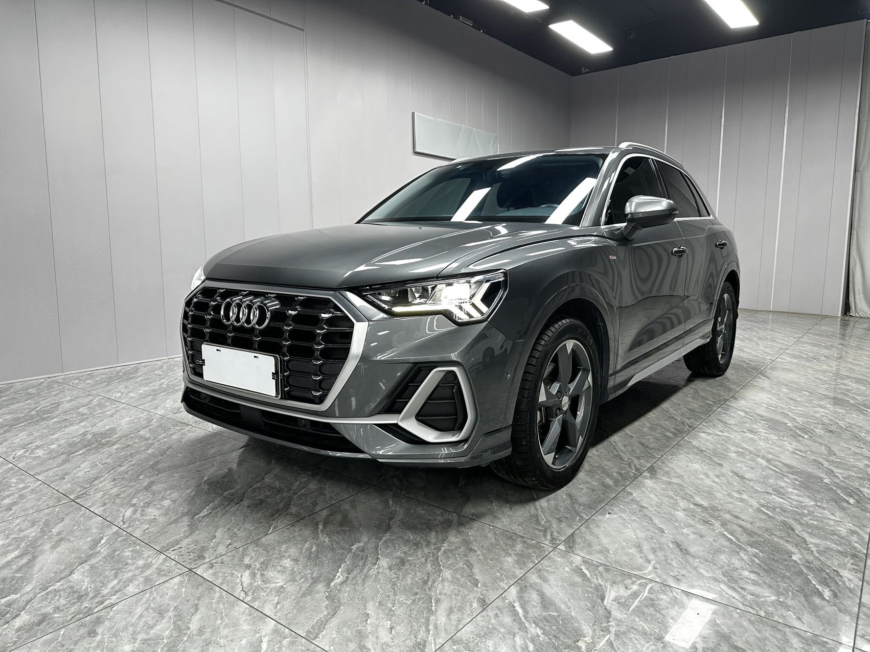 Audi Q3 2023 35 TFSI Fashion Sport (Shíshàng Dònggǎn Xíng) (1.4T)
