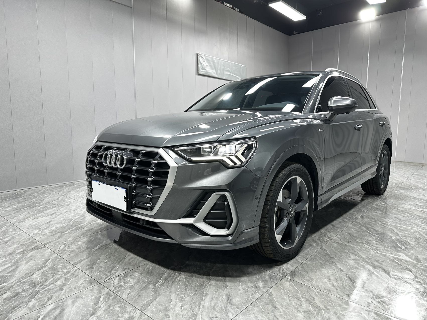 Audi Q3 2022 35 TFSI Fashion Sport (Shíshàng Dònggǎn Xíng)