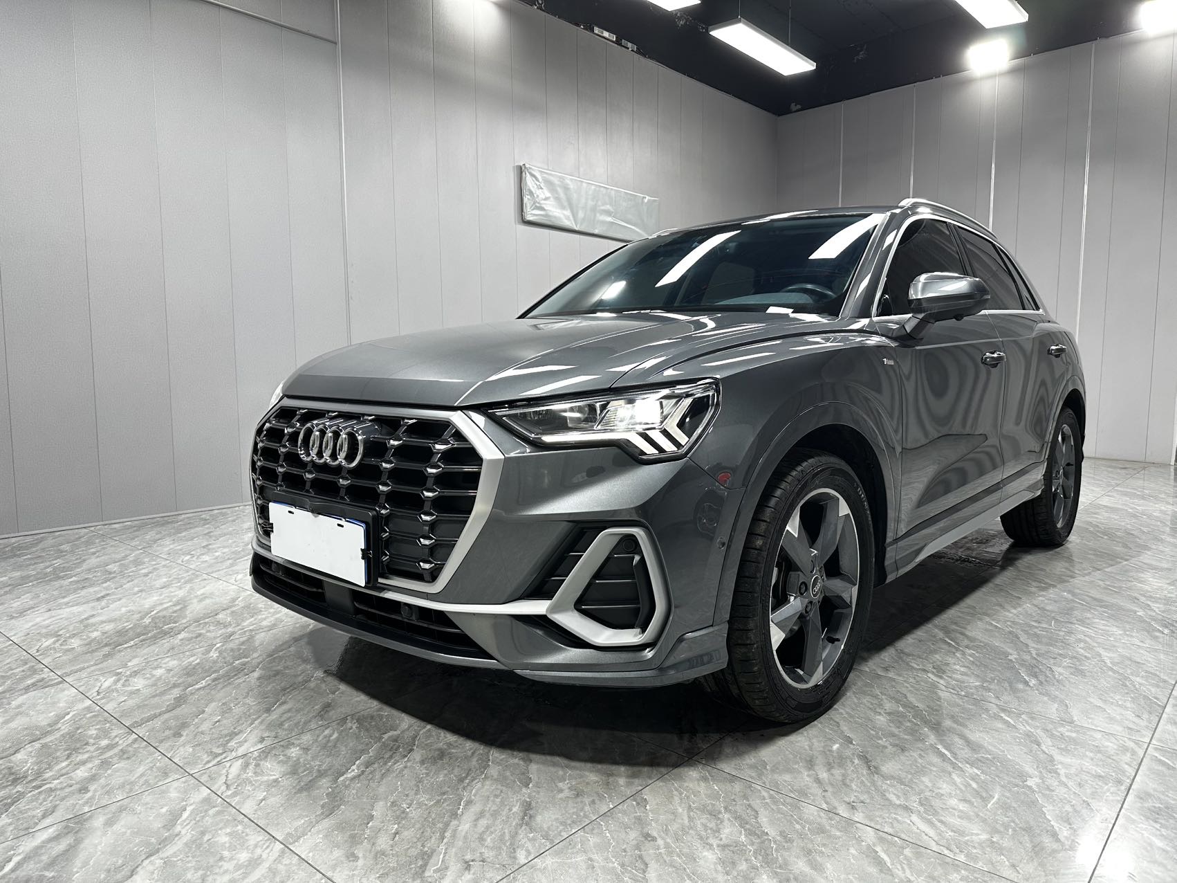 Audi Q3 2022 35 TFSI Fashion Sport (Shíshàng Dònggǎn Xíng)