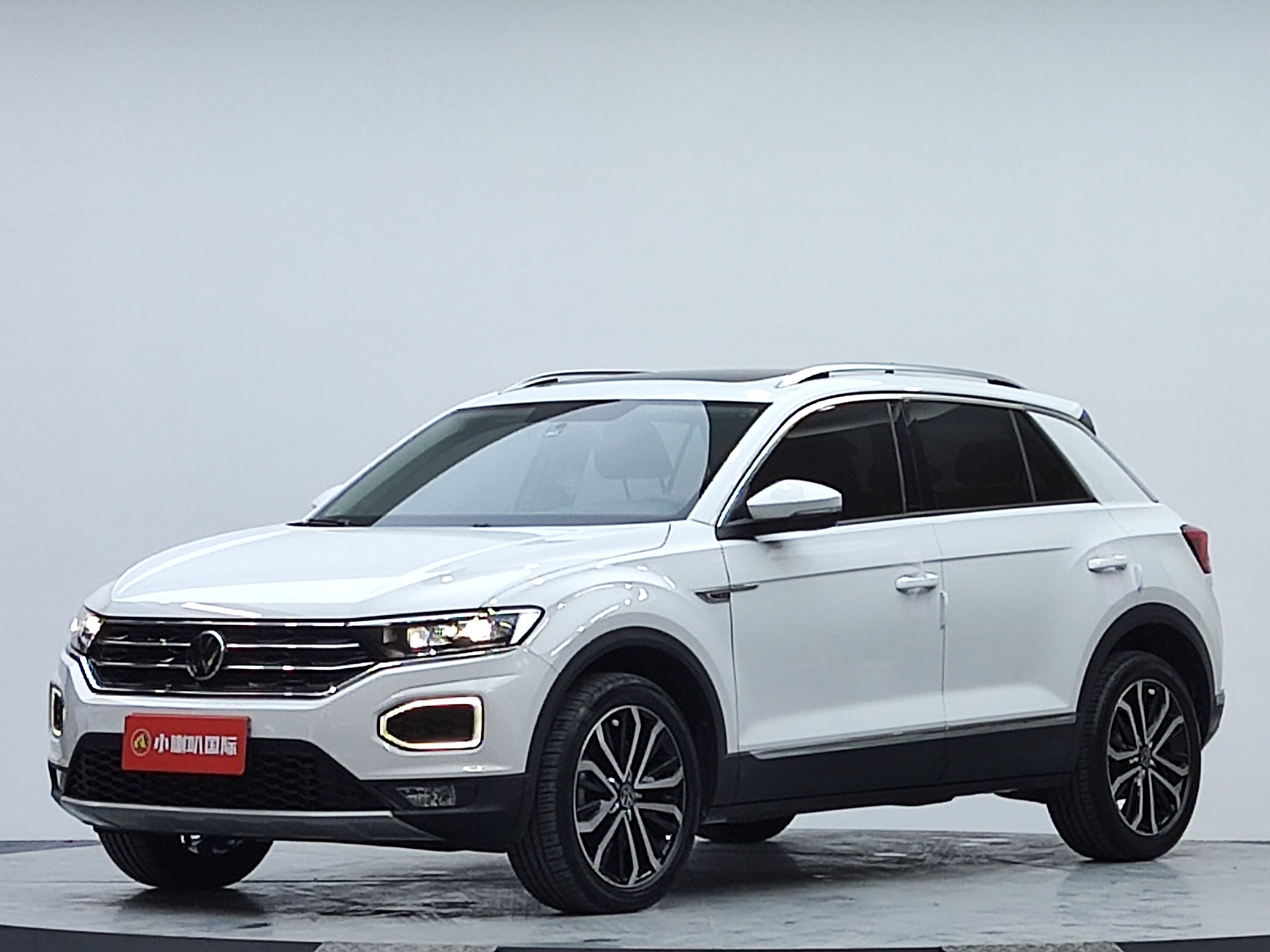 Volkswagen T-ROC 2022 280TSI DSG PLUS