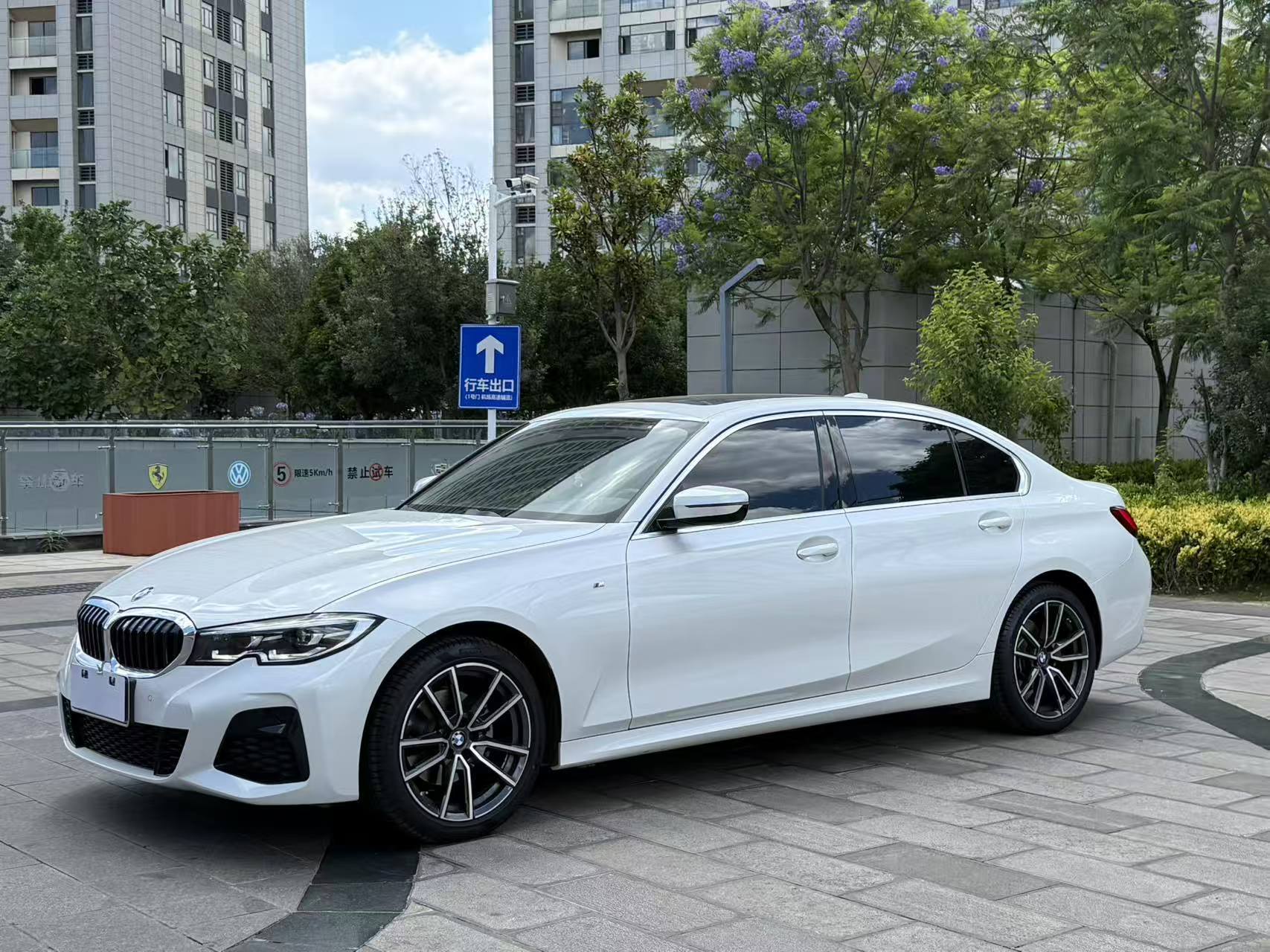 2022 BMW 3 Series 320Li M Sport Package (M Yùndòng Tàozhuāng)