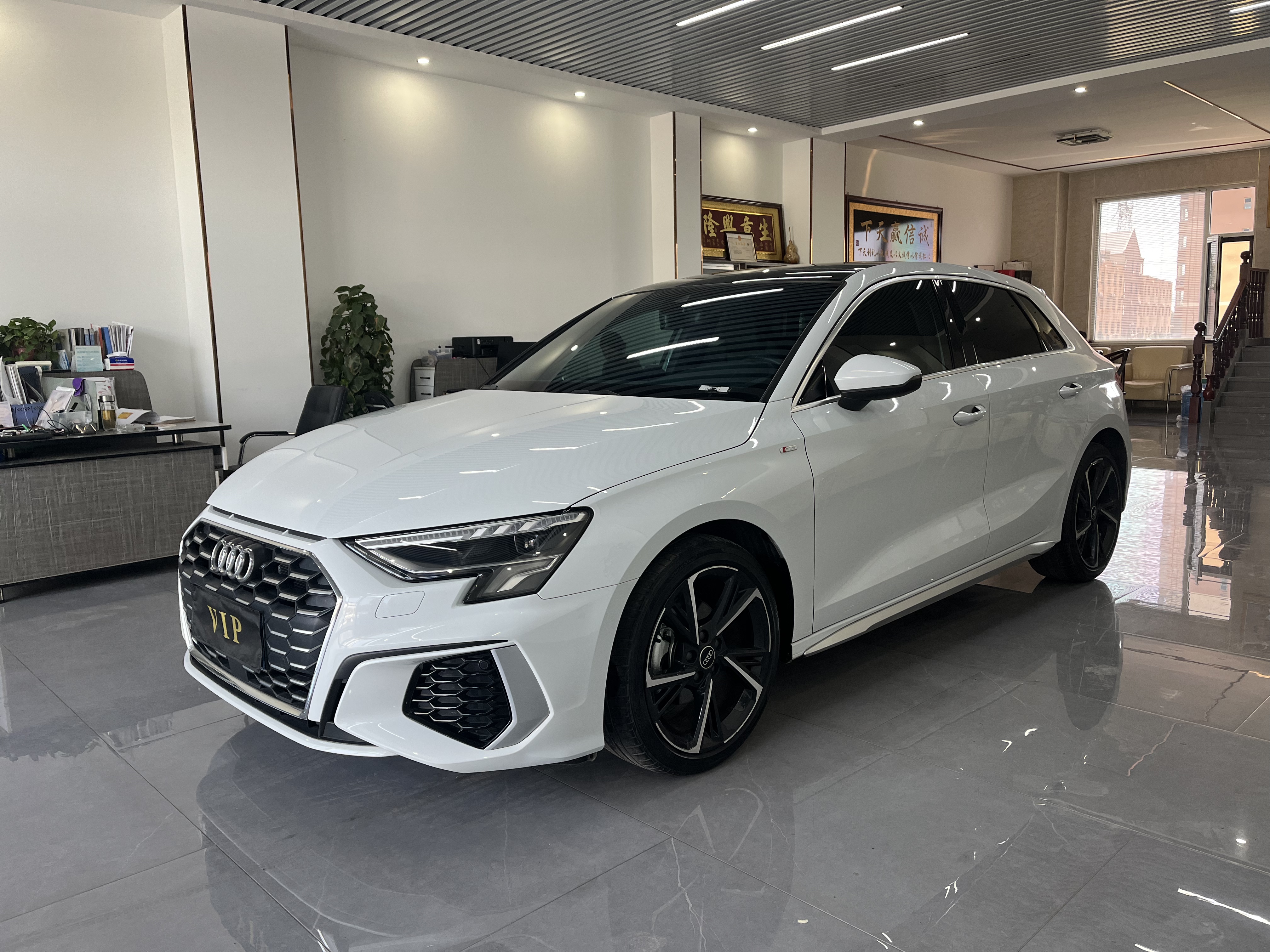 Audi A3 2023 Facelift Sportback 35 TFSI Fashion Sport (Shíshàng Yùndòng Xíng)