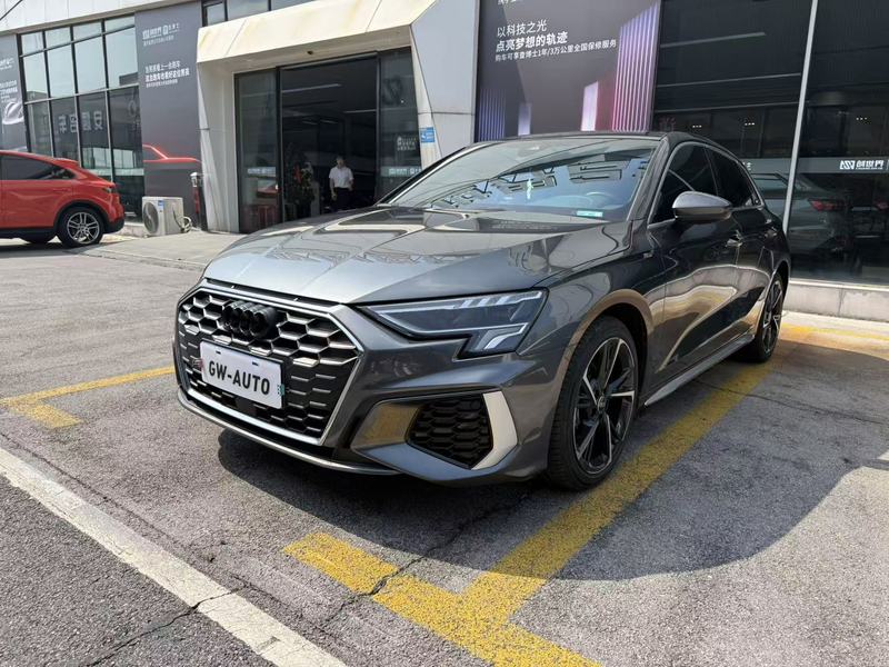 2023 Audi Restyling A3 Sportback 35 TFSI Fashion Sport Edition (Shíshàng Yùndòng Xíng)