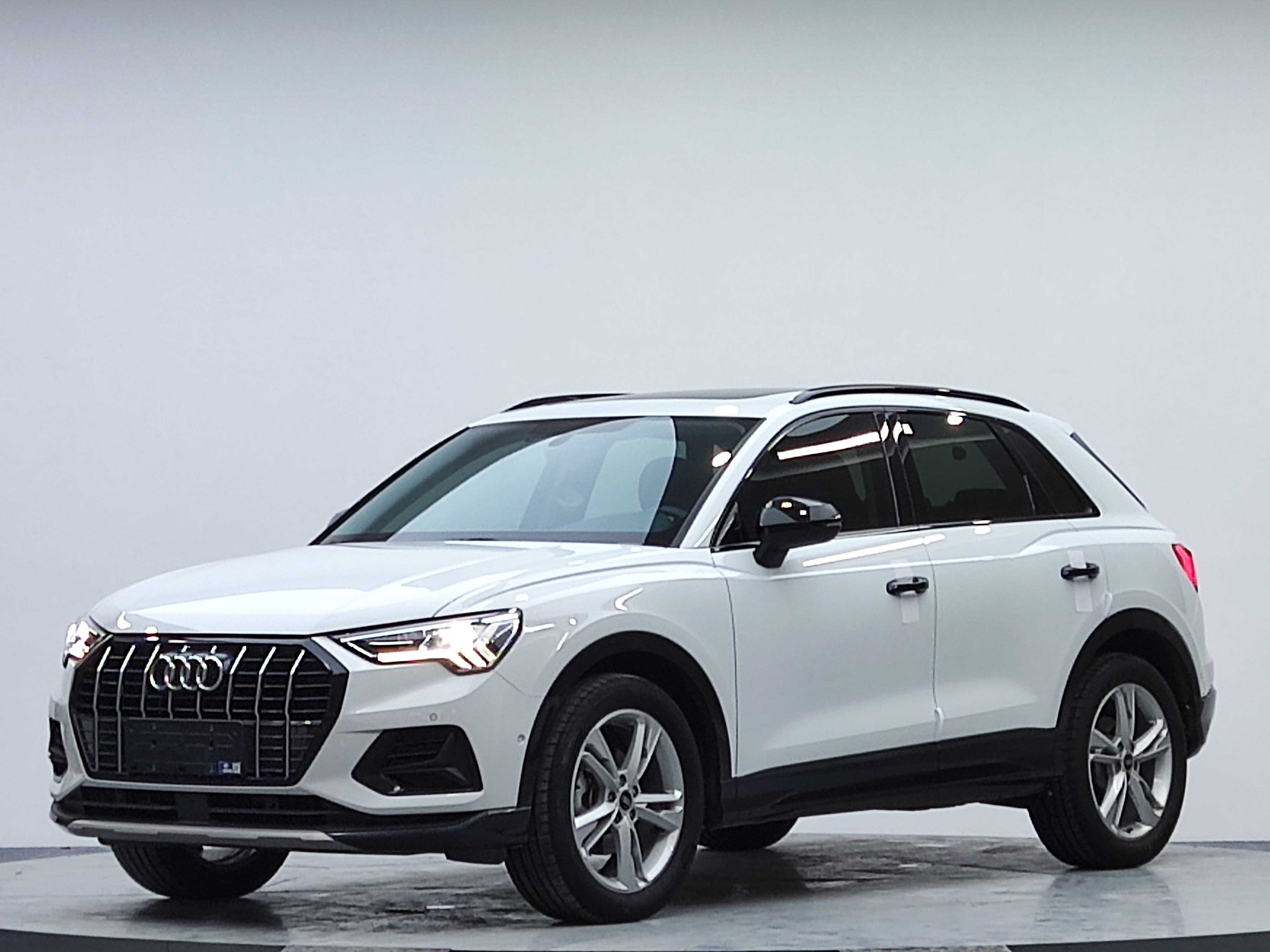 2022 Audi Q3 35 TFSI Fashion Elegant (Shíshàng Zhìyǎ Xíng) National VI
