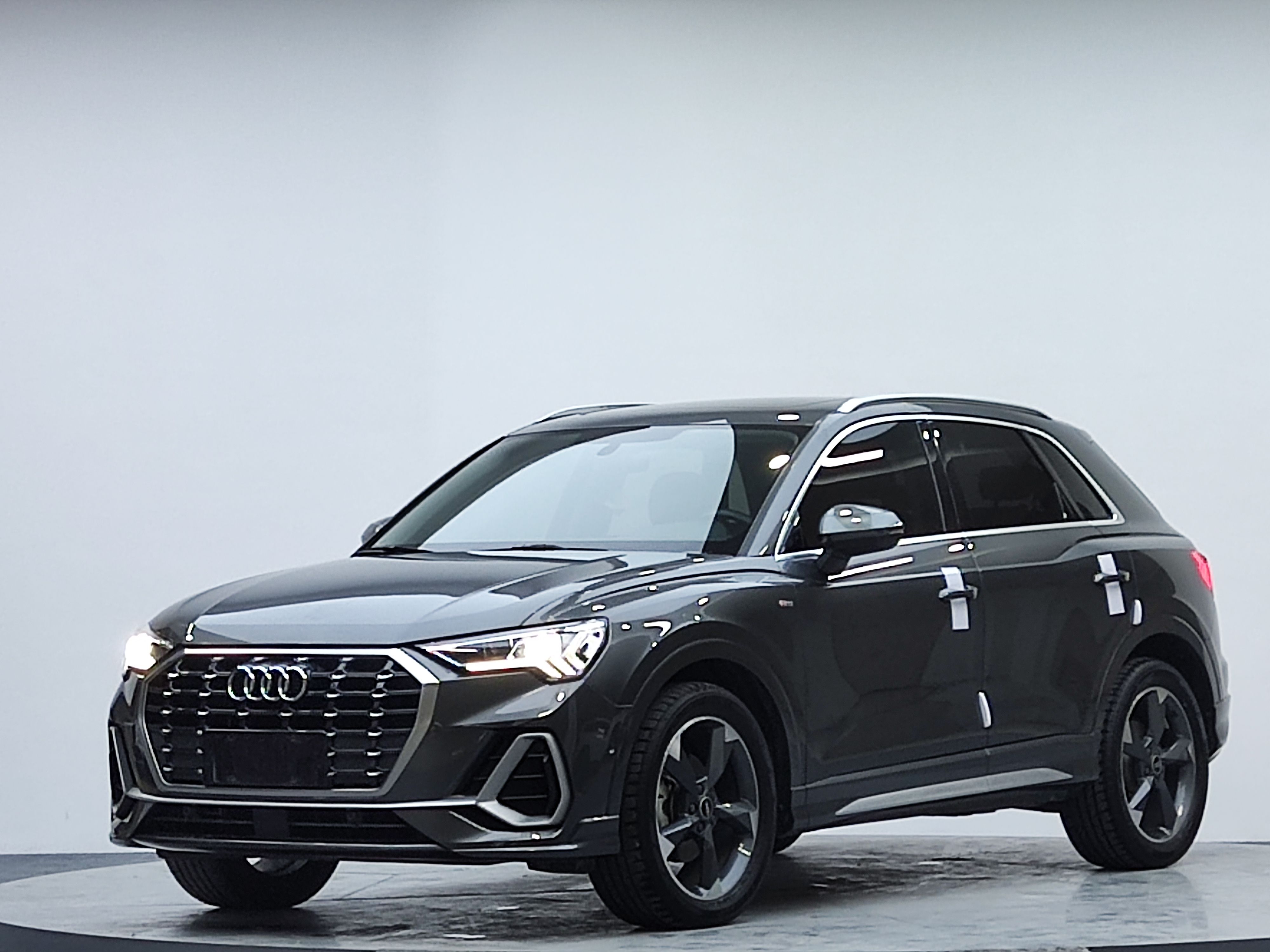 2022 Audi Q3 35 TFSI Fashion Dynamic (Shíshàng Yùndòng Xíng) China VI