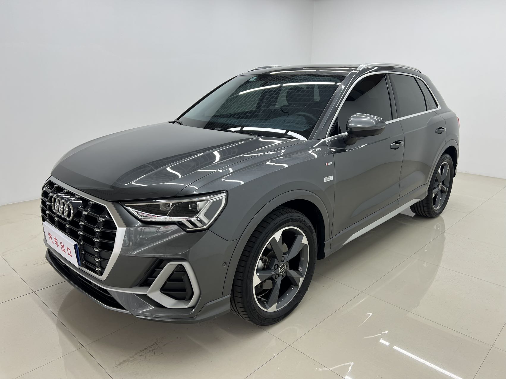 Audi Q3 2022 35 TFSI Fashion Sport (Shíshàng Dònggǎn Xíng)