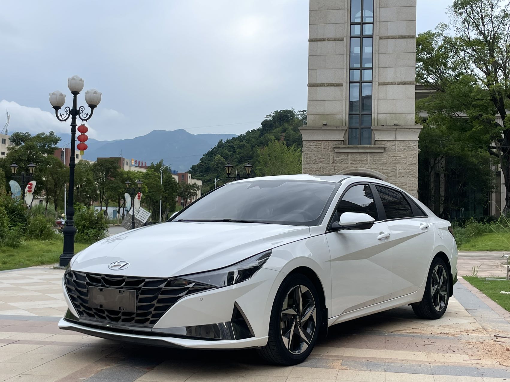 Hyundai Elantra 2022 1.5L CVT LUX Noble (Zūnguì Bǎn)