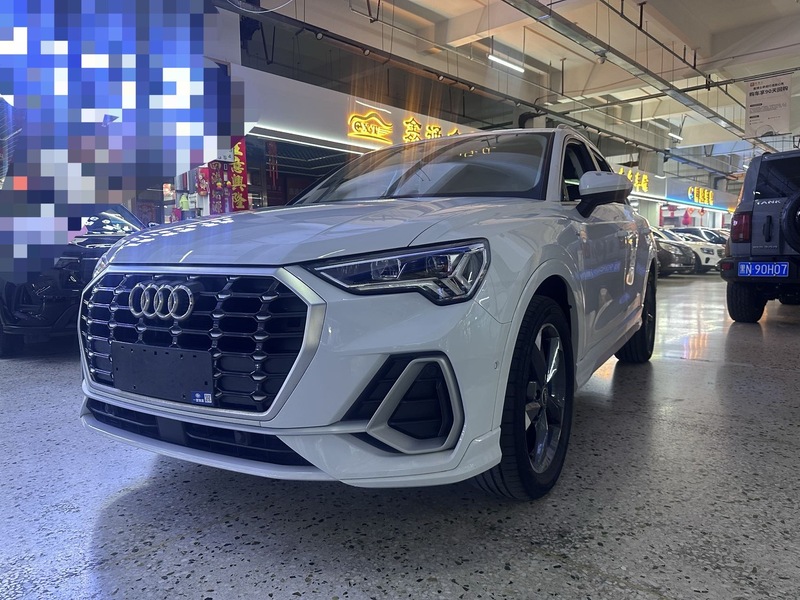 2022 Audi Q3 35 TFSI Fashion Sport (Shíshàng Dònggǎn Xíng)