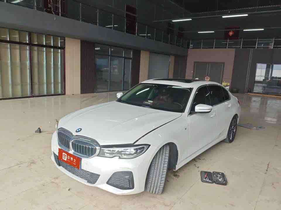 2022 BMW 3 Series 320Li M Sport Package (M Yùndòng Tàozhuāng)