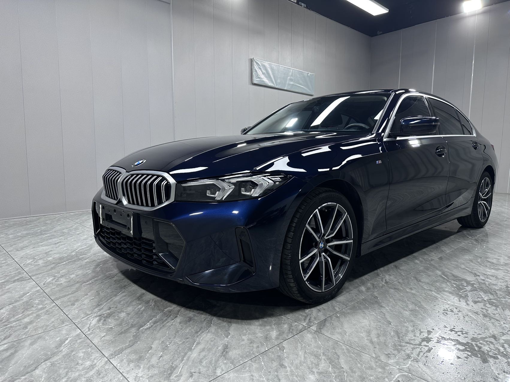 2023 BMW 3 Series 320Li M Sport Package (M Yùndòng Tàozhuāng)