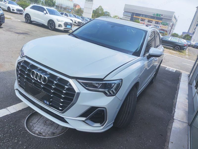 2023 Audi Q3 35 TFSI Fashion Sport (Shíshàng Dònggǎn Xíng) (1.4T)