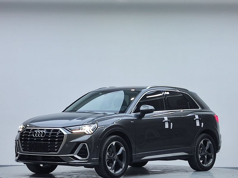 2022 Audi Q3 35 TFSI Fashion Sport (Shíshàng Dònggǎn Xíng)