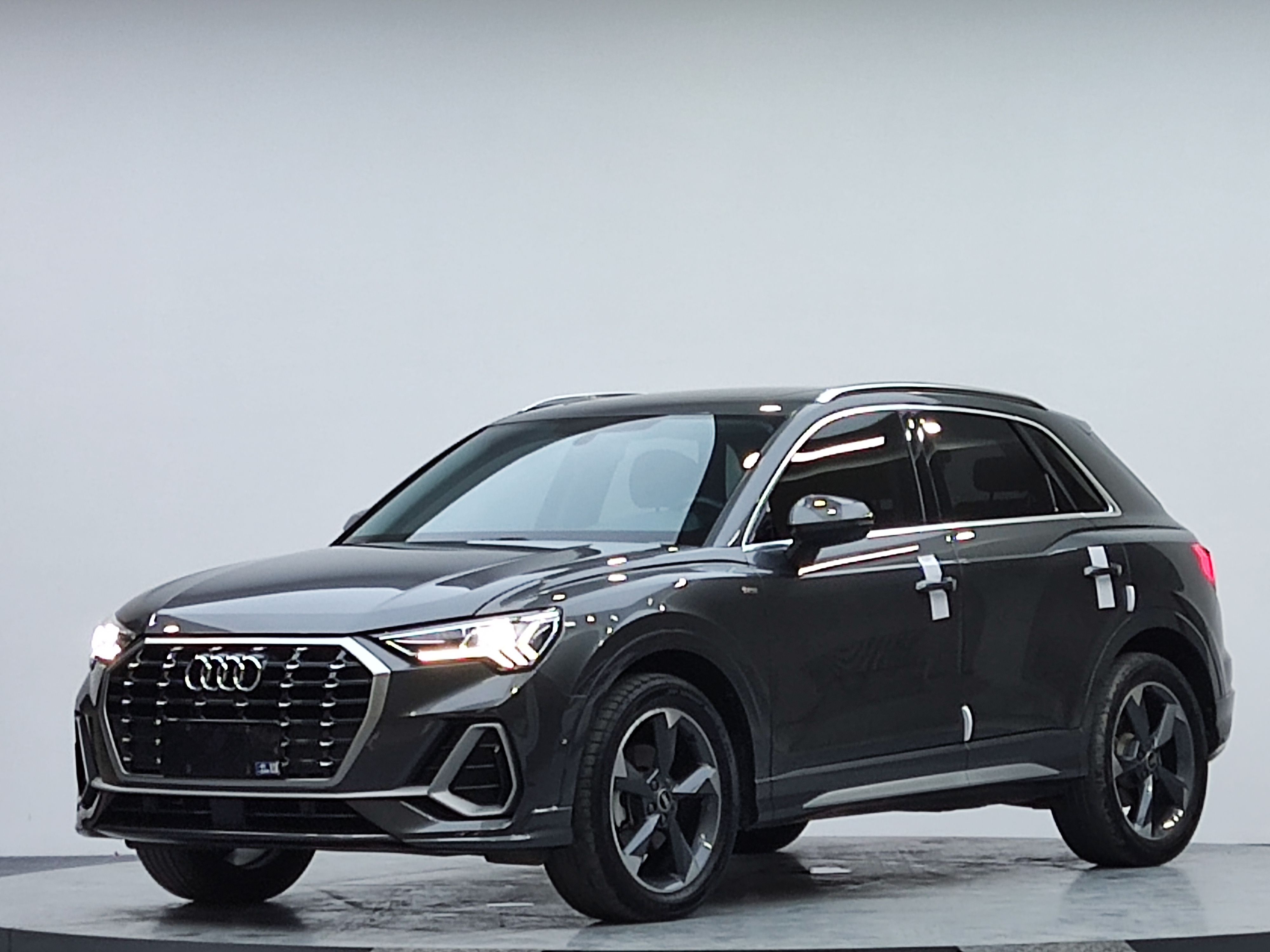 Audi Q3 2022 35 TFSI Fashion Sport (Shíshàng Yùndòng Xíng)
