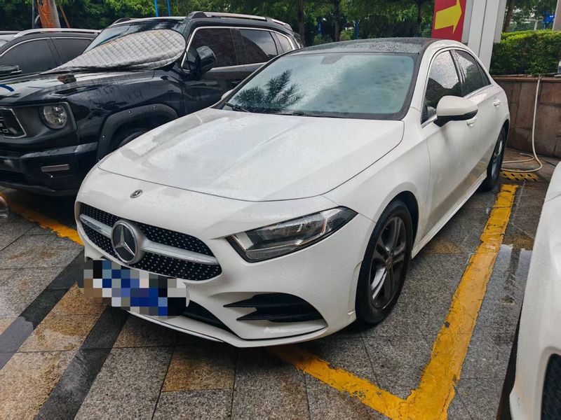 2022 Mercedes-Benz A-Class A 180 L Sport Sedan (Yùndòng Jiàochē)