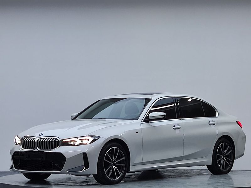 2023 BMW 3 Series 320Li M Sport Package (M Yùndòng Tàozhuāng)
