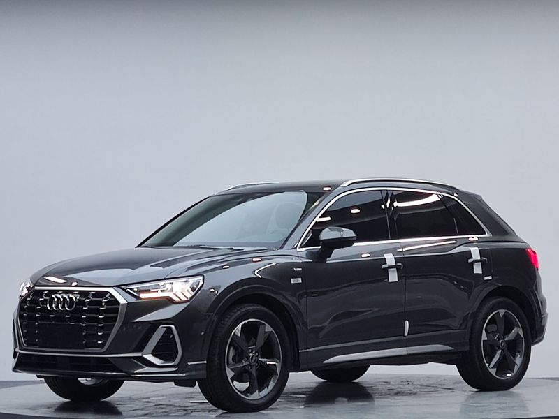 2022 Audi Q3 35 TFSI Fashion Sport (Shíshàng Dònggǎn Xíng)
