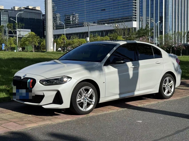 2021 BMW 1 Series Restyling 120i M Sport Shadow Edition (Yùnyè Bǎn)