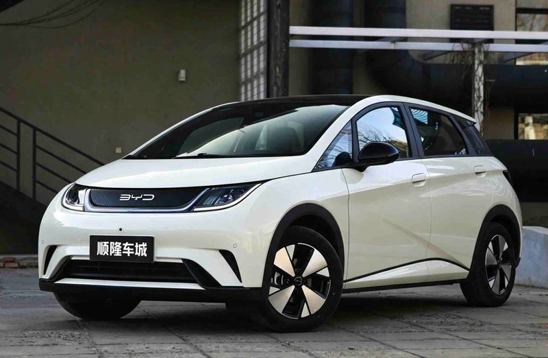 2023 BYD Dolphin 420km Fashion Edition (Shíshàng Bǎn)