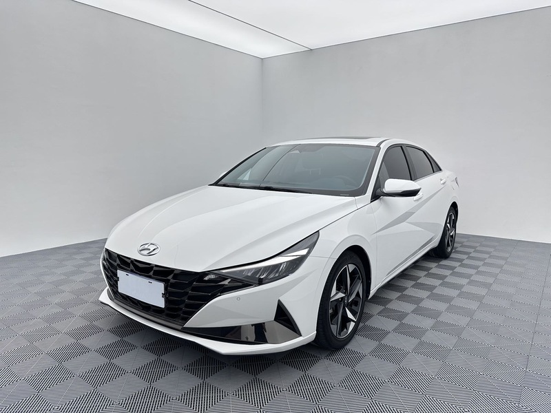 2022 Hyundai Elantra 1.5L CVT LUX Premium Edition (LUX Zūnguì Bǎn)