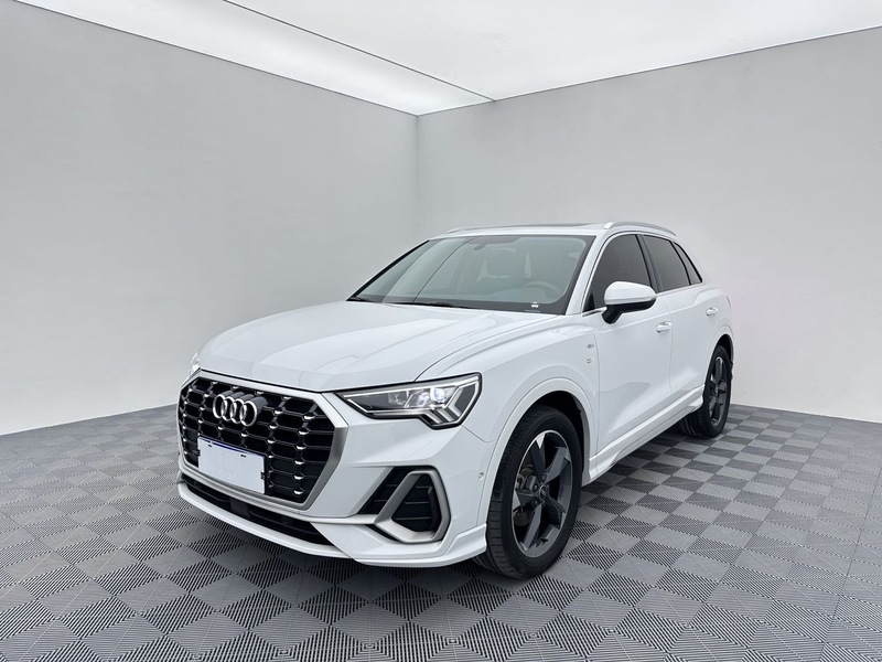 2022 Audi Q3 35 TFSI Fashion Sport (Shíshàng Dònggǎn Xíng)