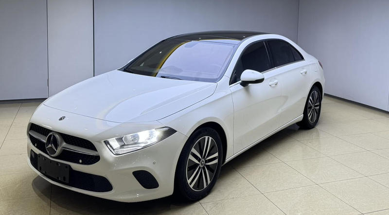 2022 Mercedes-Benz A-Class A 180 L Sport Sedan (Yùndòng Jiàochē)