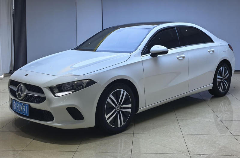 2022 Mercedes-Benz A-Class A 180 L Sport Sedan (Yùndòng Jiàochē)