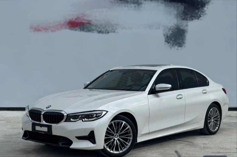2023 BMW 3 Series 320i M Sport Package (M Yùndòng Tàozhuāng)