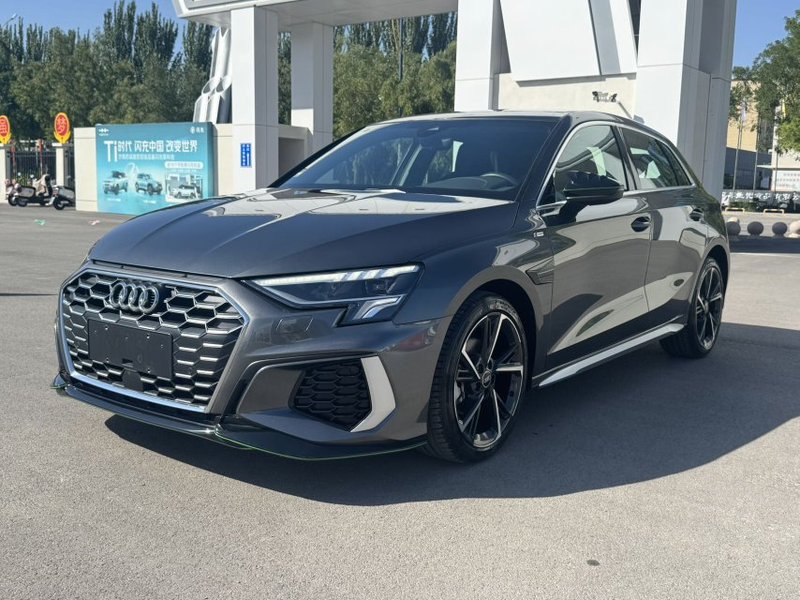 2023 Audi Restyling A3 Sportback 35 TFSI Fashion Sport Edition (Shíshàng Yùndòng Xíng)